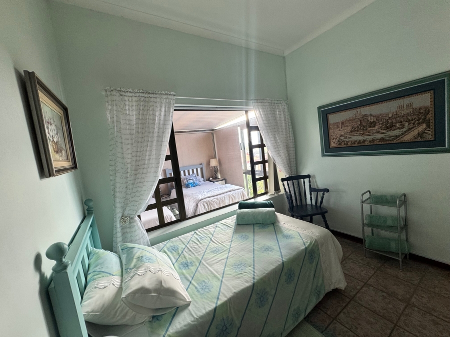 To Let 5 Bedroom Property for Rent in Stilbaai Wes Western Cape
